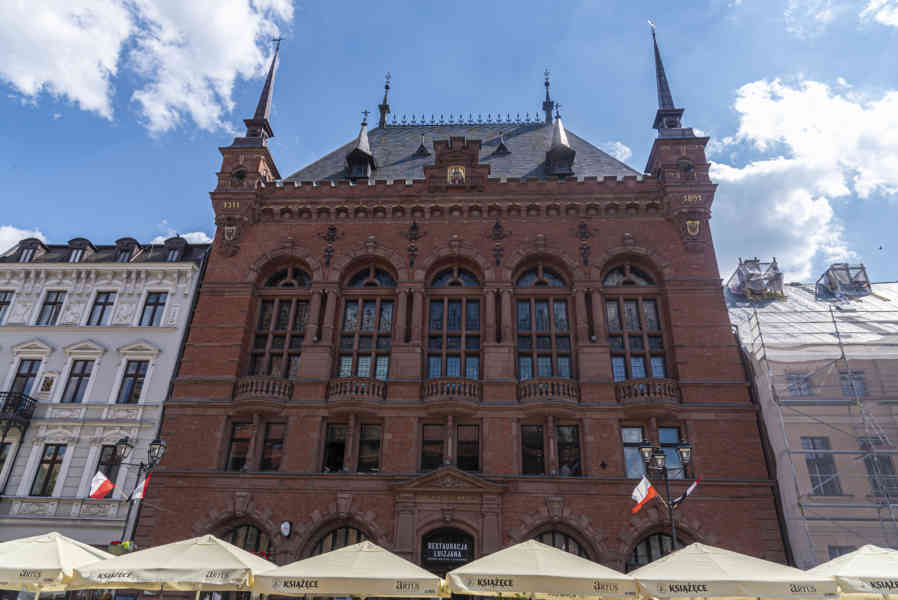 Polonia - Torun 018 - Centro Cultural Dwor Artusa.jpg